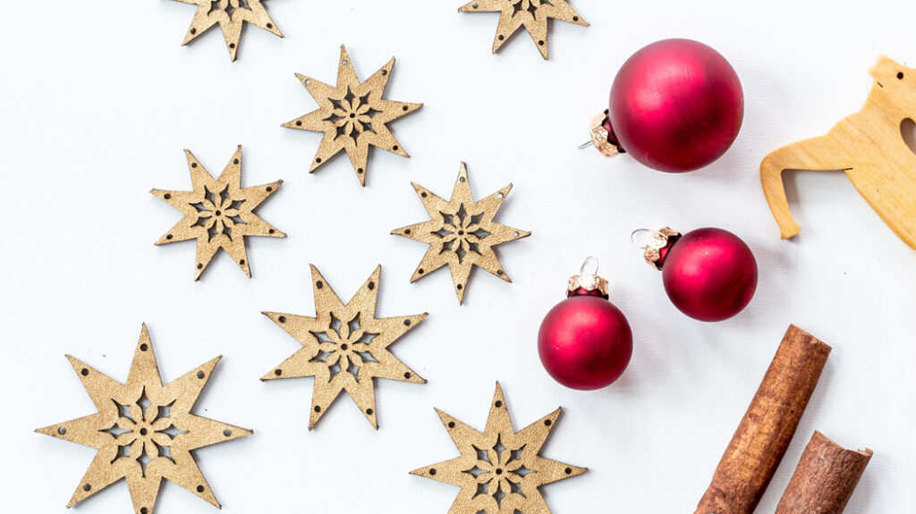 Weihnachtsdeko aus Leder Sterne Christbaumkugeln