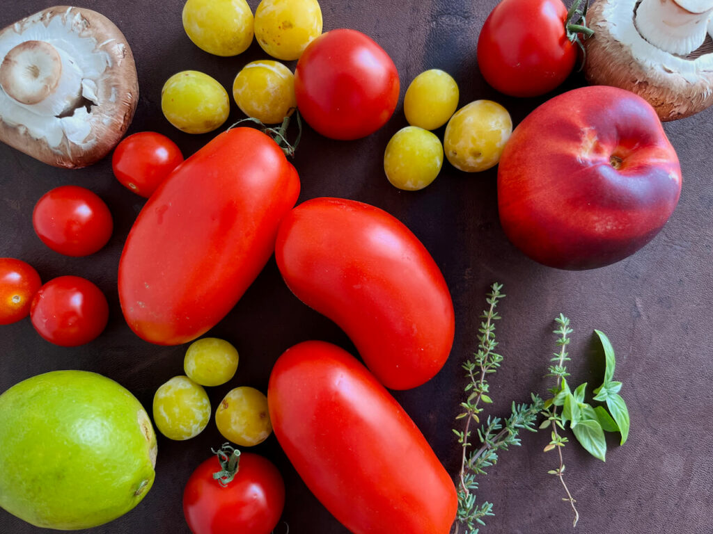 Tomaten, Mirabellen, Champignons, Basilikum