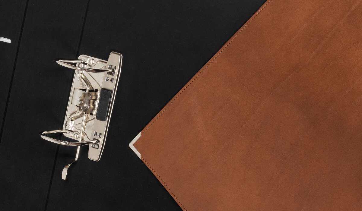 Eleganter Aktenordner aus bestem Leder