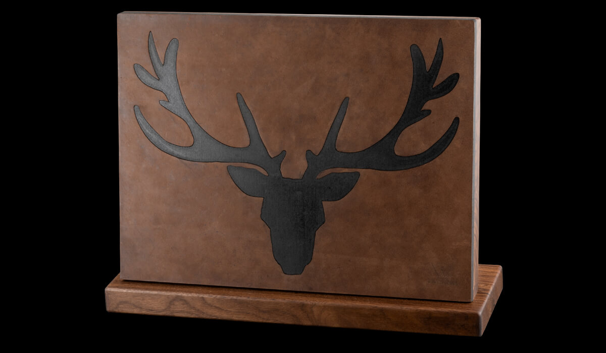 Rustikaler Messerblock mit Intarsien-Design